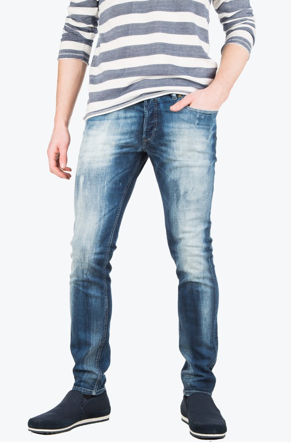 2,216 Diesel Jeans Stock Photos, High-Res Pictures, and Images - Getty  Images