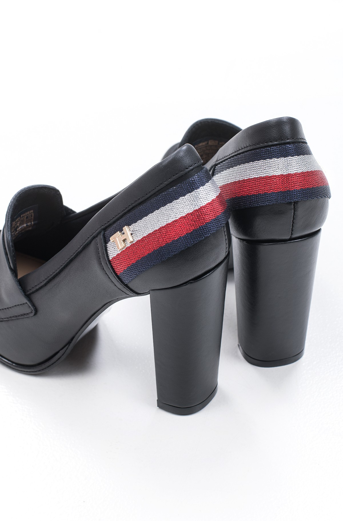 tommy hilfiger violin pump