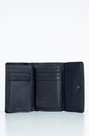 Wallet 310/704-2