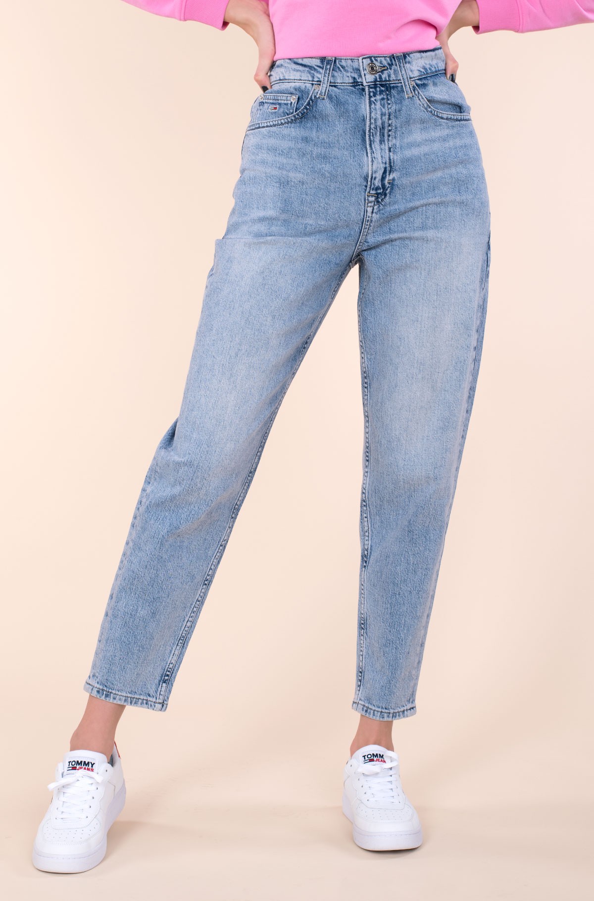 tommy jeans mom jean hr tapered