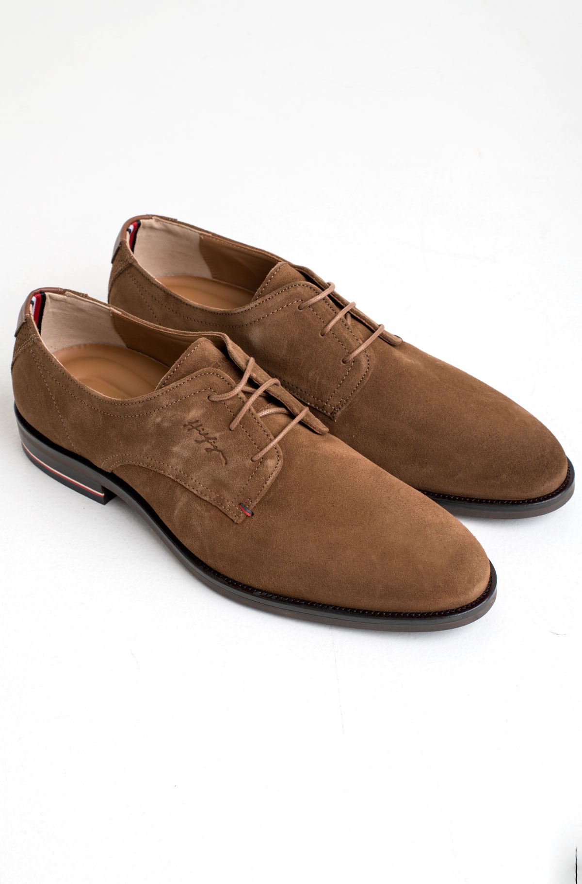 signature hilfiger suede shoe