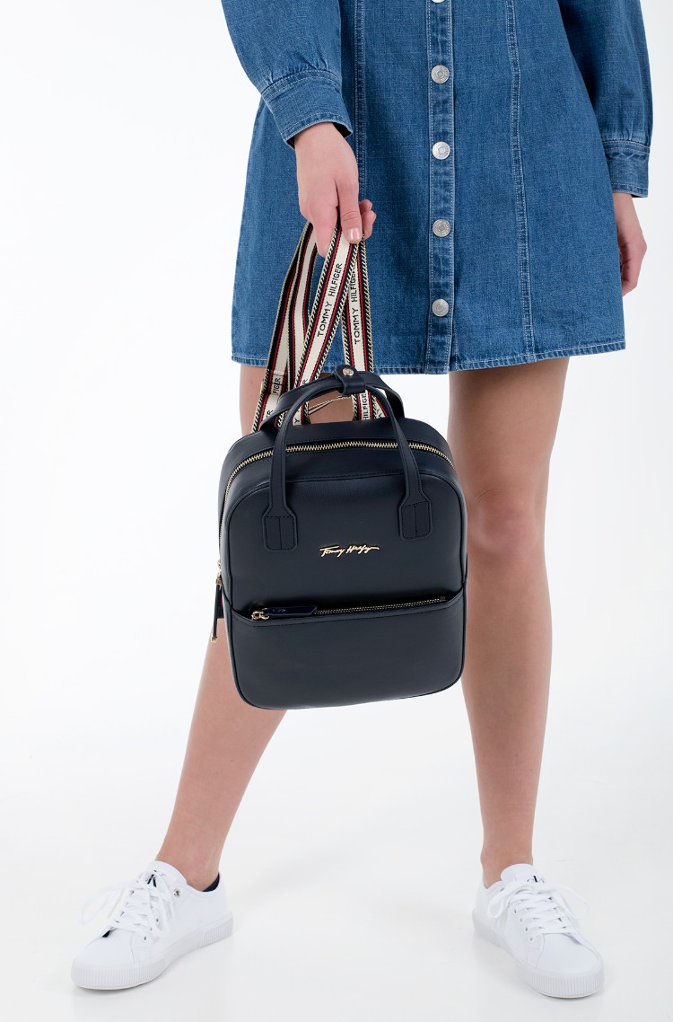 iconic tommy backpack