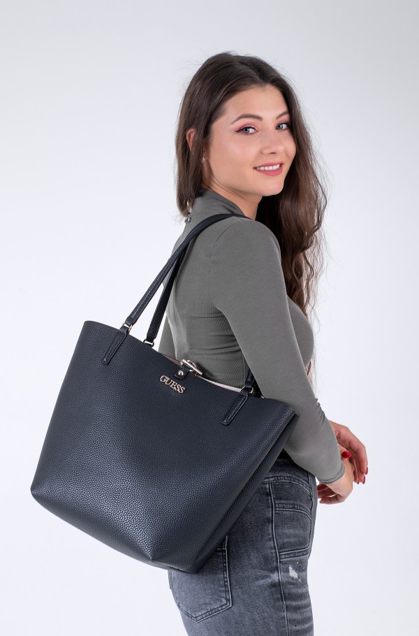 Black Guess Handbag | Guess handbags, Black guess handbags, Handbag
