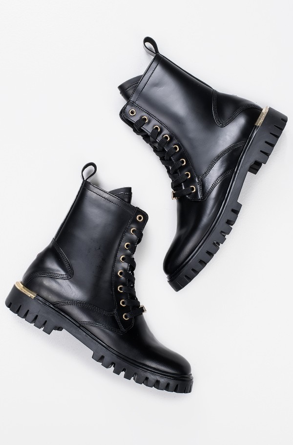 POLISHED LEATHER LACE UP BOOT