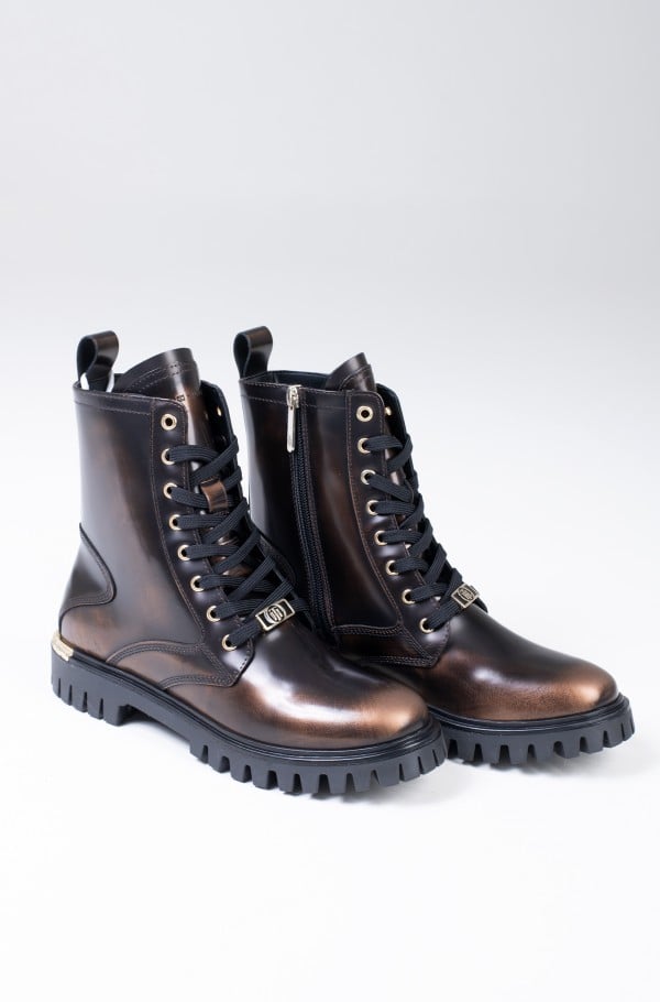 POLISHED LEATHER LACE UP BOOT-hover