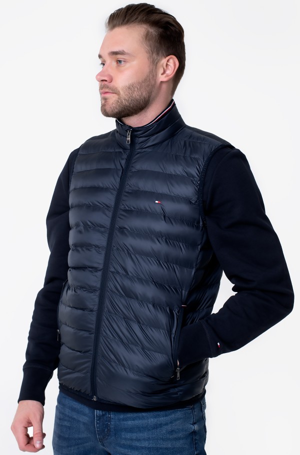 CORE PACKABLE RECYCLED VEST-hover