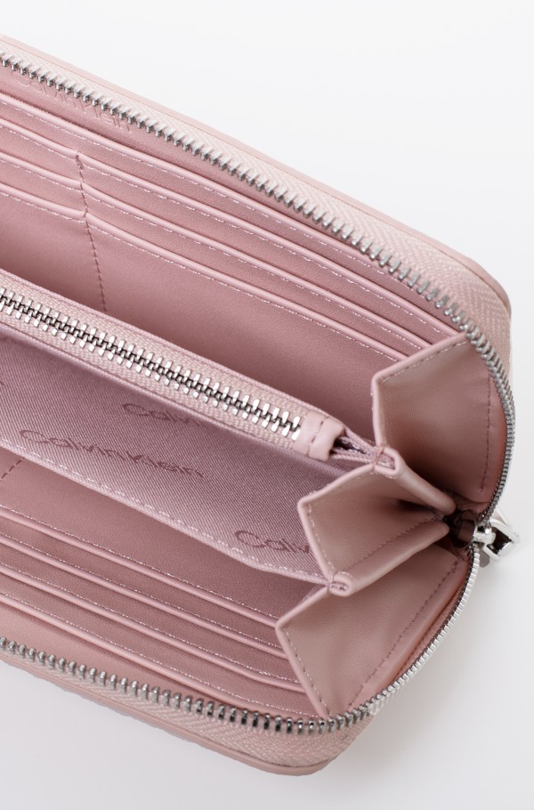 Calvin klein pink clearance wallet