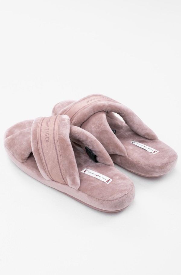 Tommy hilfiger fluffy discount slippers