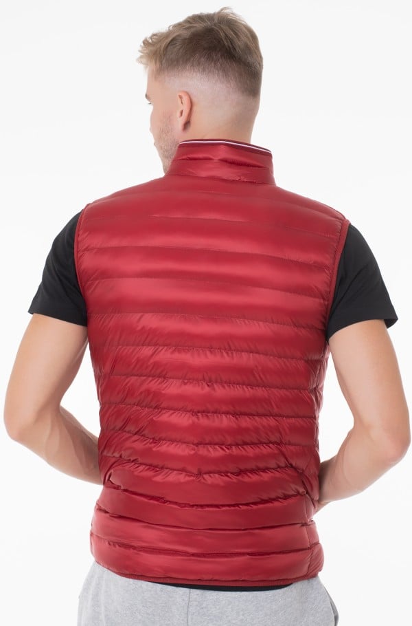 PACKABLE RECYCLED VEST-hover