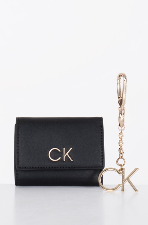 black Wallet and a key chain in a gift box RE LOCK TRIFOLD XXS KEY FOB K60K610016 Calvin Klein Wallets black Wallet and a key chain in a gift box RE LOCK TRIFOLD