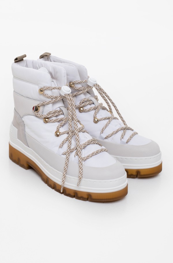LACED OUTDOOR BOOT-hover