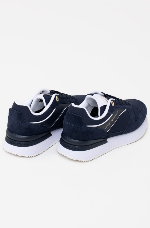 ELEVATED FEMININE RUNNER-hover