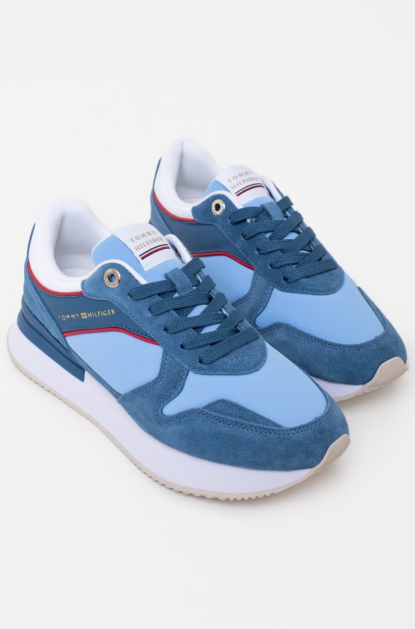 ELEVATED FEMININE RUNNER-hover