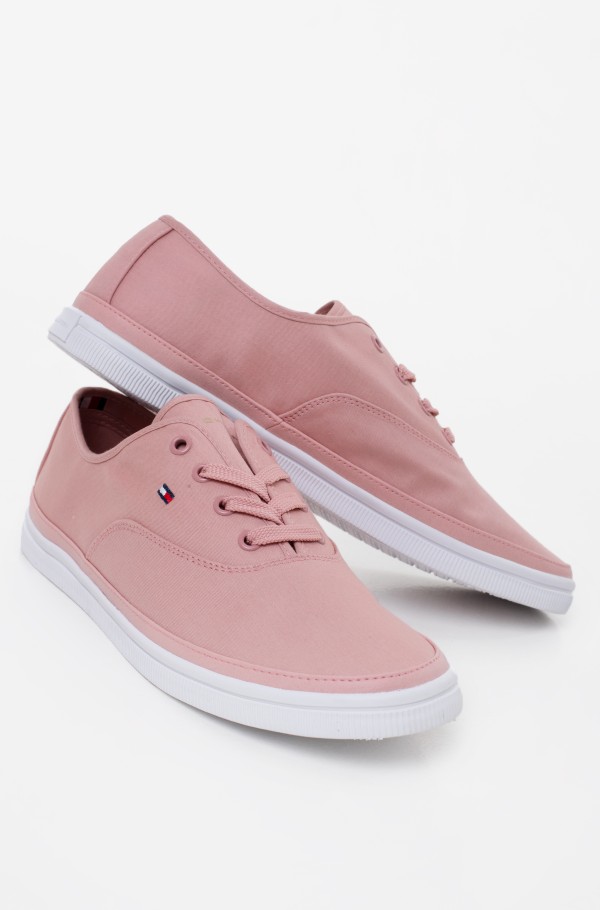 ESSENTIAL KESHA LACE SNEAKER