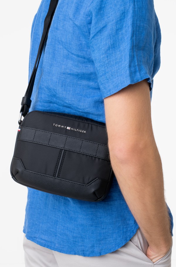 Tommy hilfiger elevated messenger bag hotsell