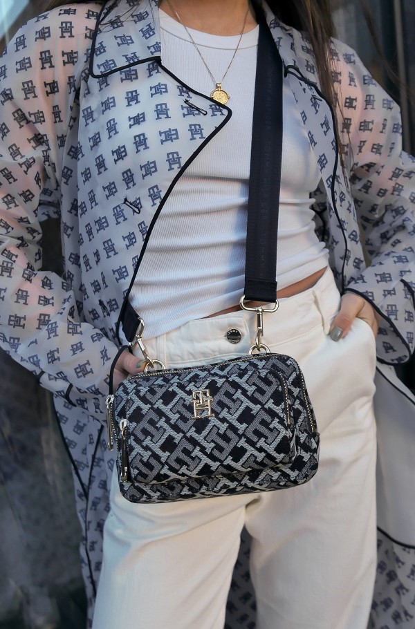 ICONIC TOMMY CAMERA BAG DENIM