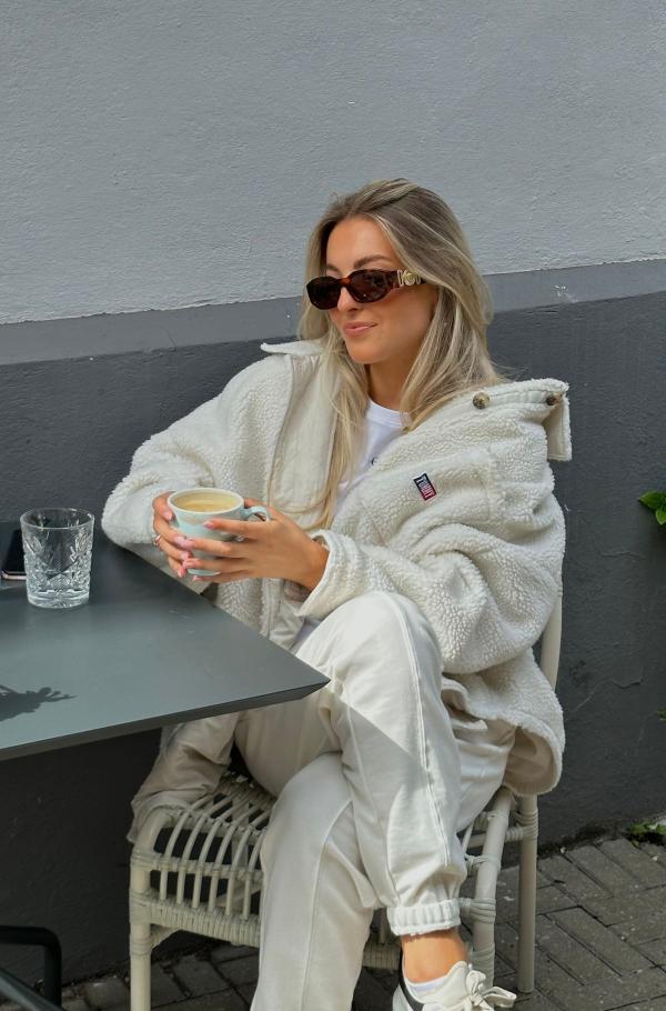 white Jacket TJW TIMELESS SHERPA OVERSHIRT Tommy Jeans
