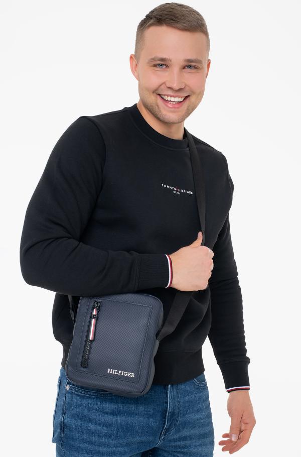 Tommy hilfiger sale fanny pack men