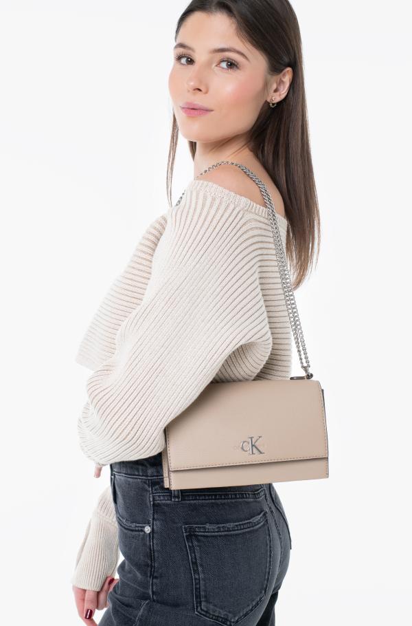 ★【CK JEANS】 Minimal Monogram Flap Shoulder Bag ★ Calvin Klein Jeans minimal monogram shoulder bag in black | ASOS