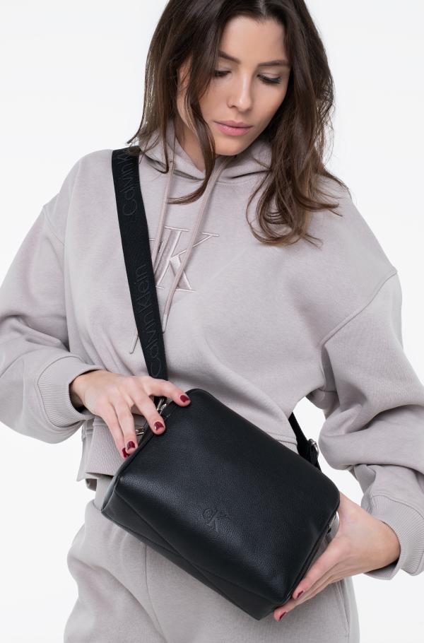バッグ・カバンその他   JEANS Woman Mini bag Black K60K612711 BEH black Shoulder bag OVER WEBBING CAMERA BAG21 PU K60K612711